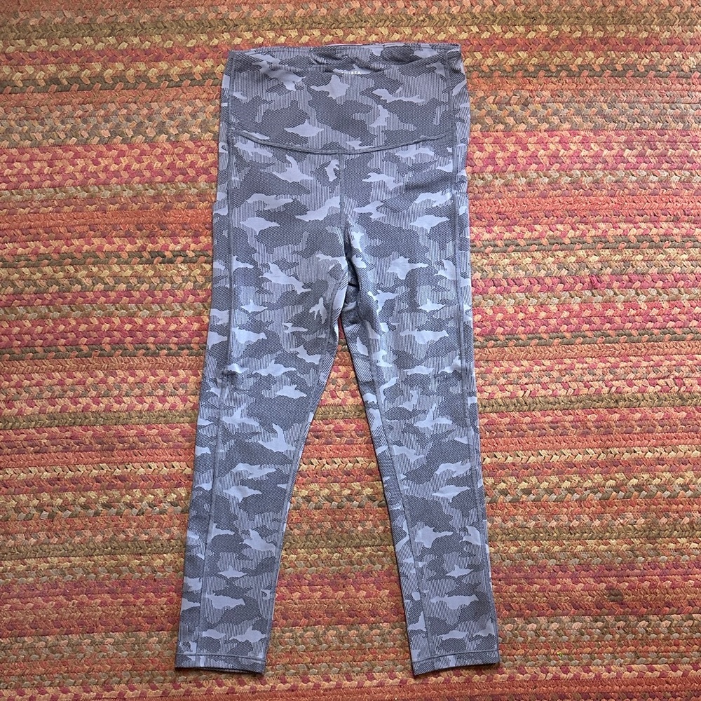 ATHLETA BLUE CAMO ULTIMATE STASH POCKET TIGHTS TALL